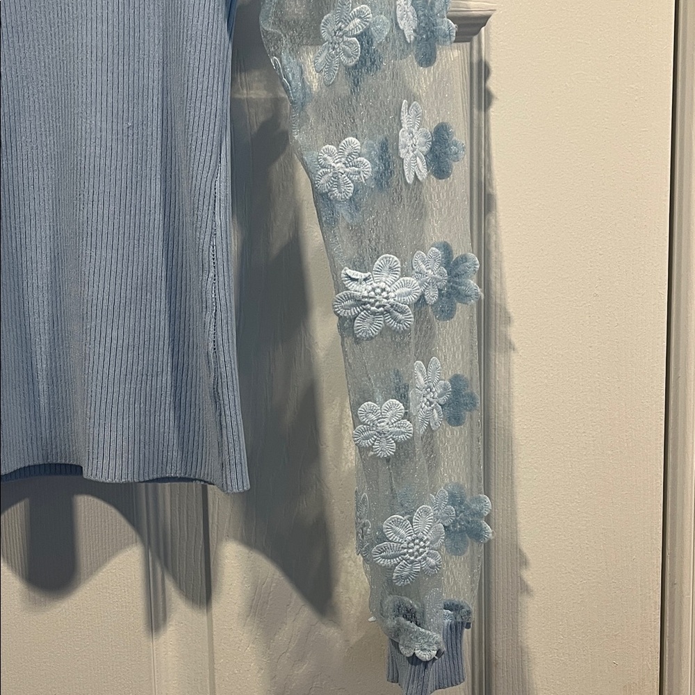 Elie Tahari Blue Pullover Sweater with Sheer Floral Sleeves Glam, Feminine S/P - Picture 11 of 16